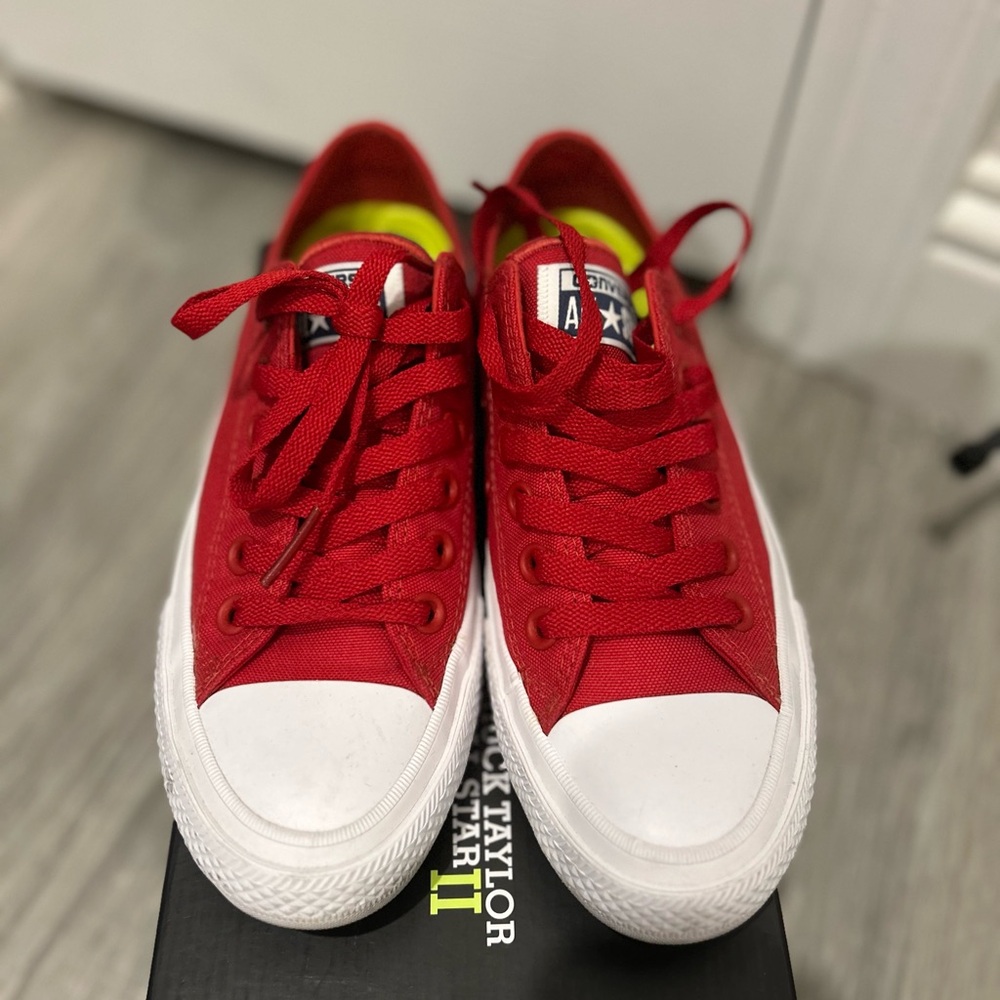 Converse Tennis Shoe